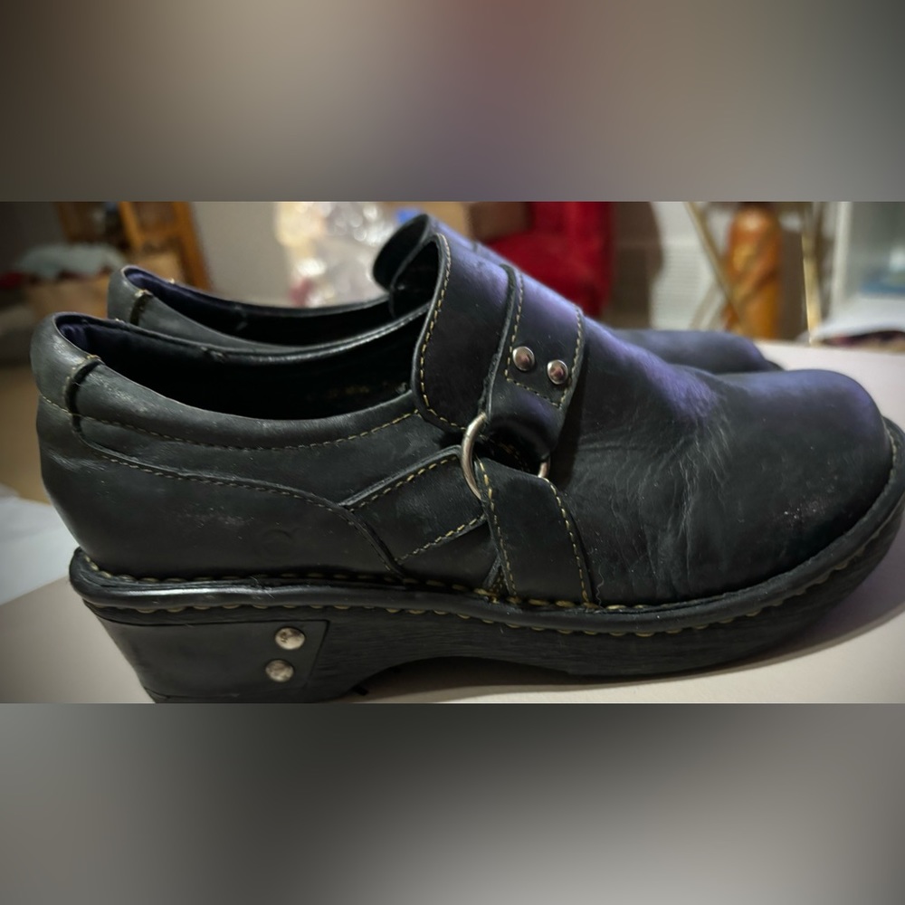 Born Clogs - Picture 3 of 7